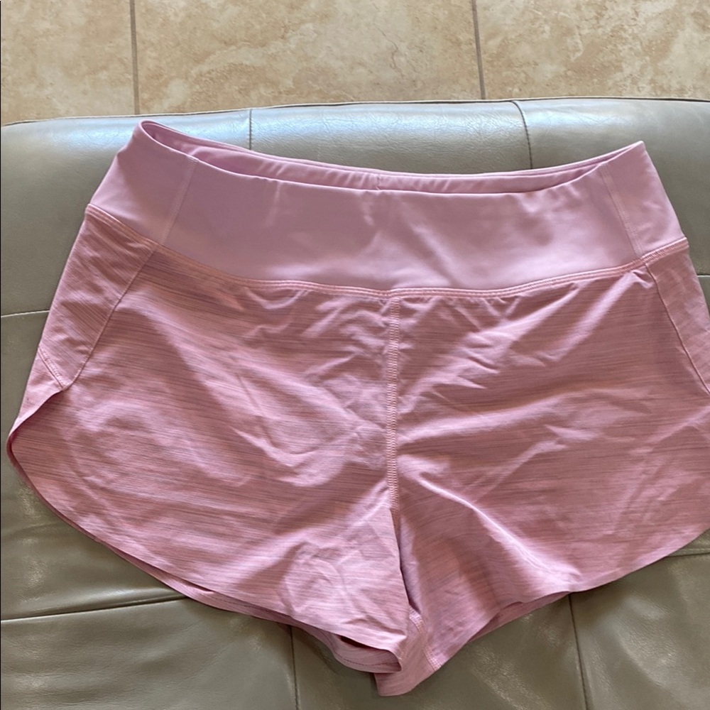 Athleta run with it textured 3.5” Pink Athletic Shorts
